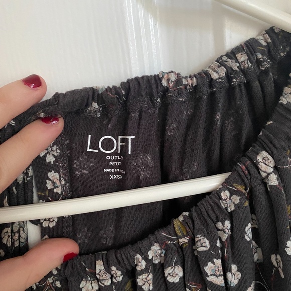 Loft Gray Floral Short-Sleeved Shirt - Picture 3 of 3